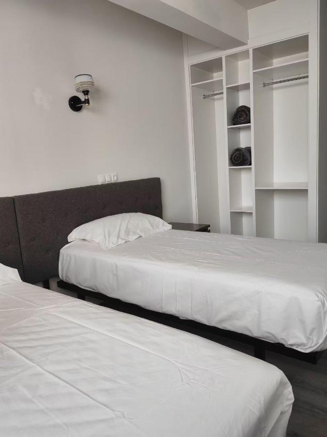 Hostal Golden 21*** Madrid Exteriör bild